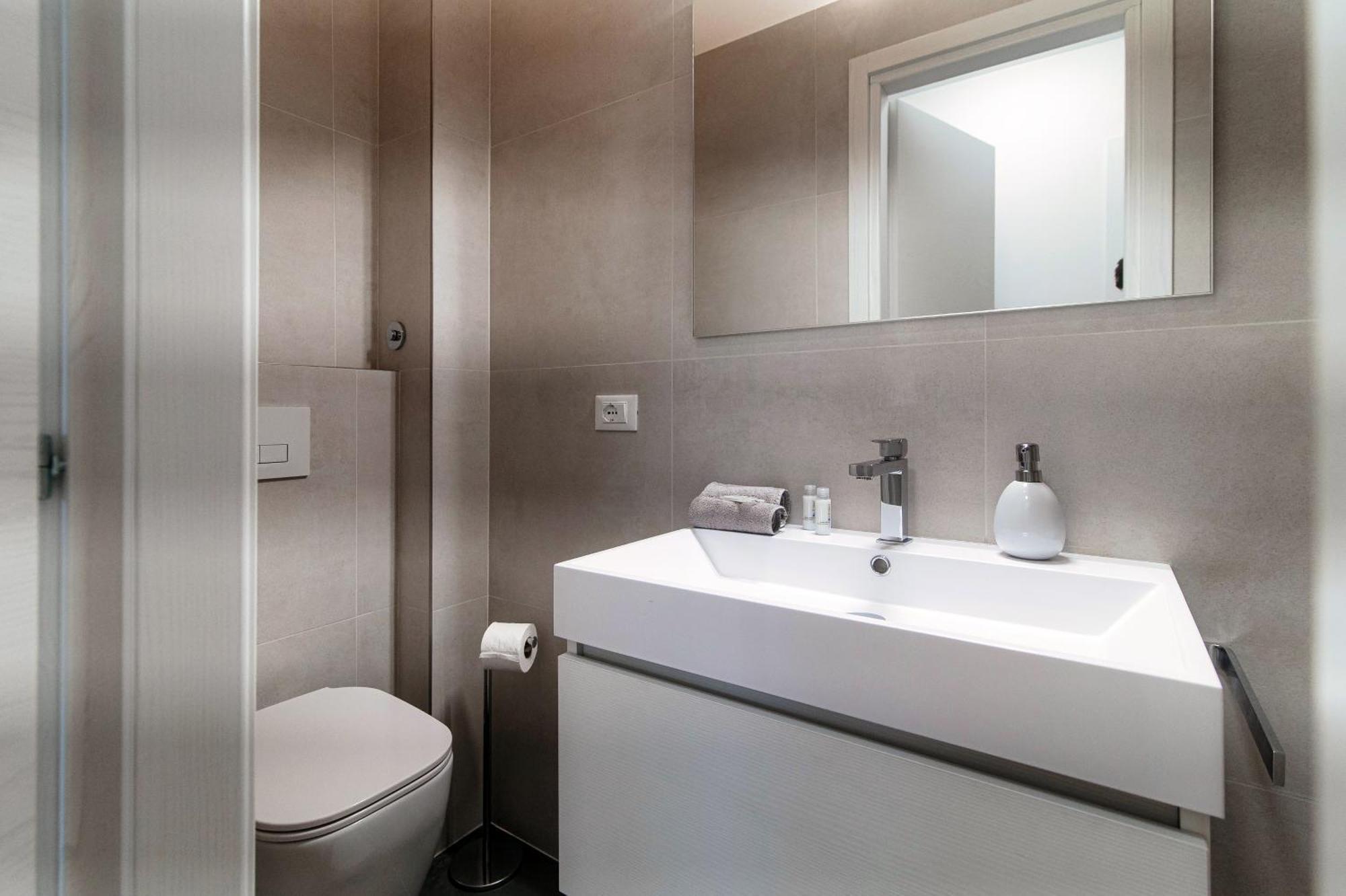 Sweet On The - Downtown Apartment