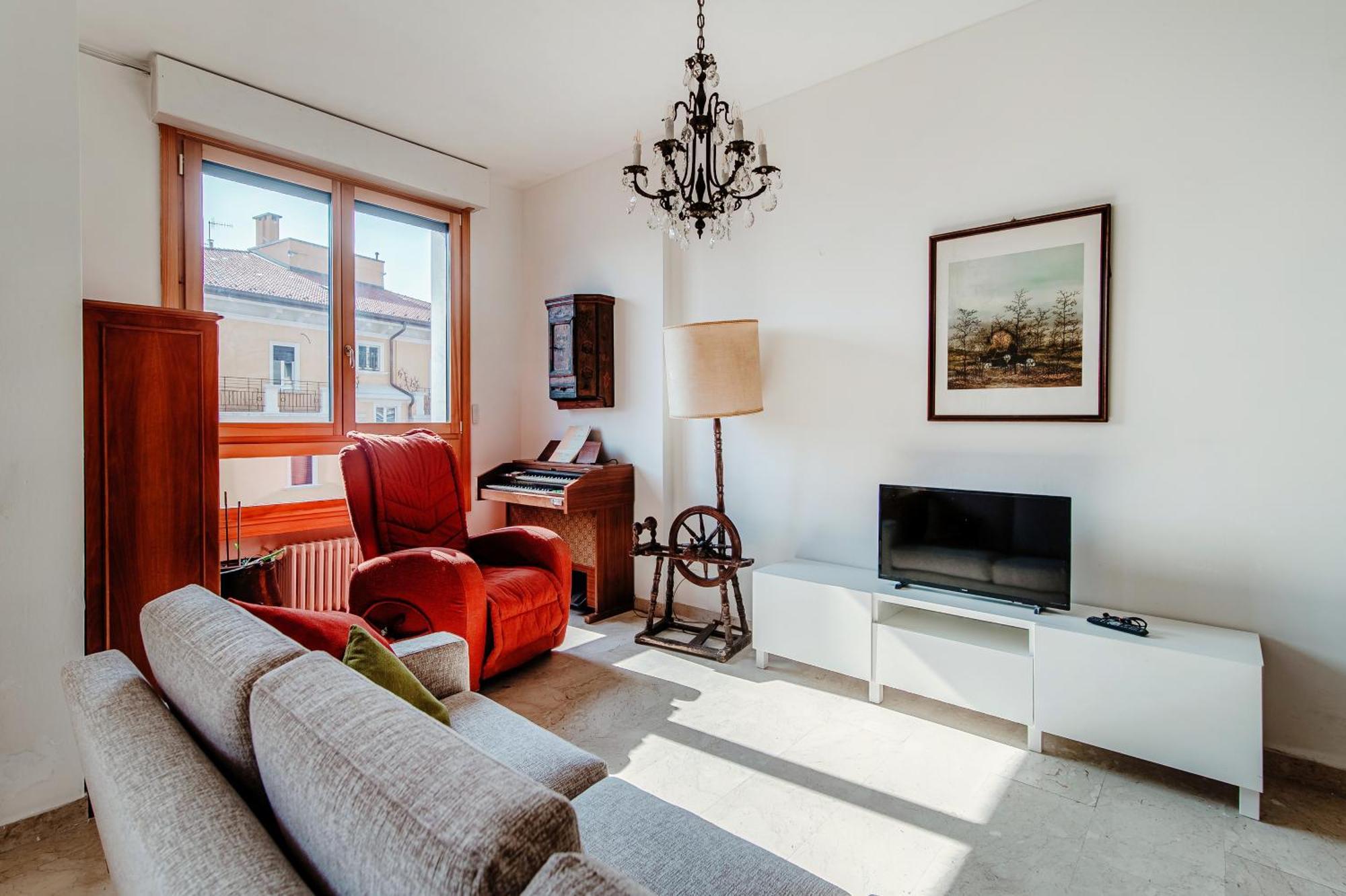 Sweet On The - Downtown Apartment *
